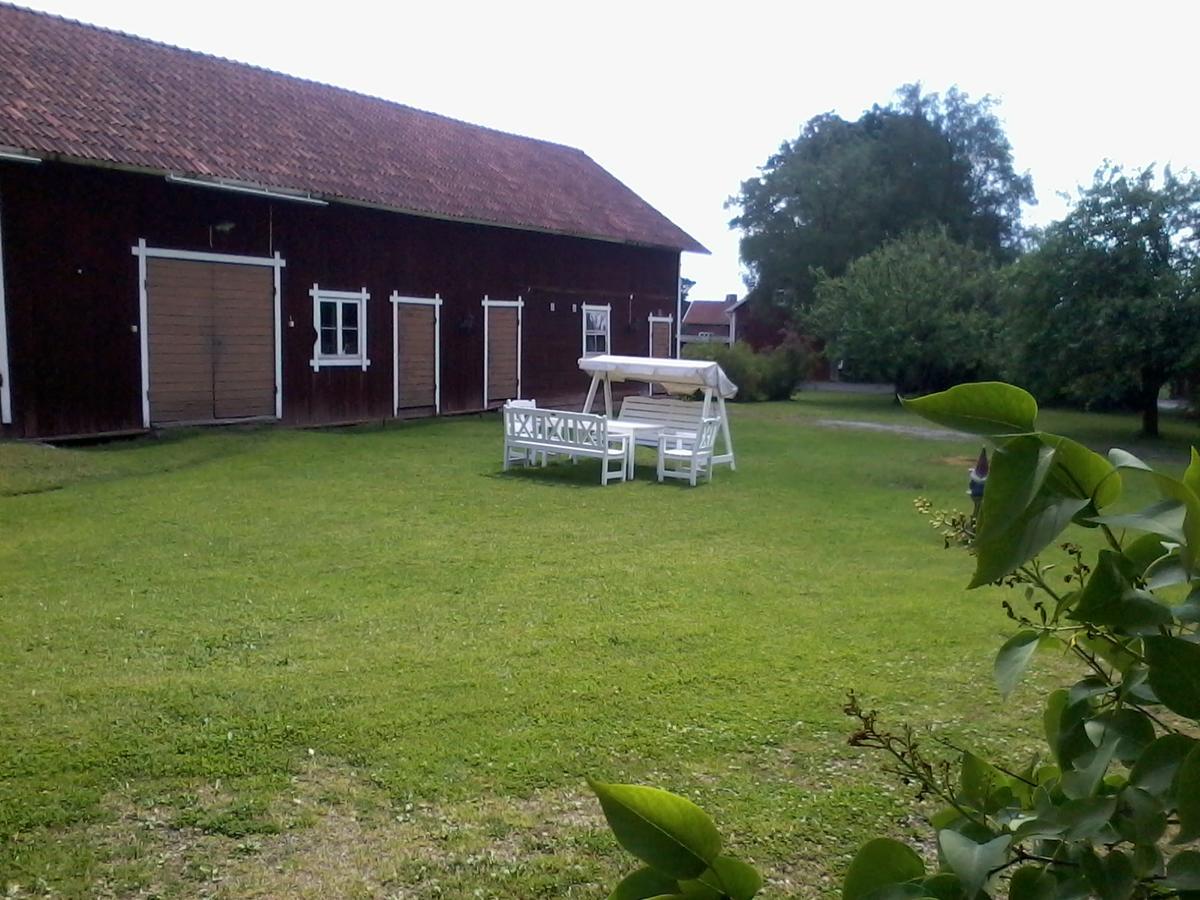 Draenggardens Stuga Pa Genuin Raettviksgard Boda  Exterior photo